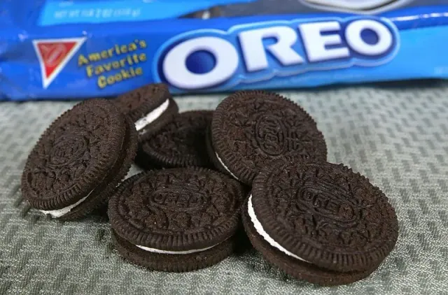 Illustration for “Oreo Set to Return to the Super Bowl”