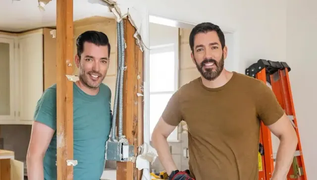 Illustration for “This “Property Brother” Brawls Outside a Bar”