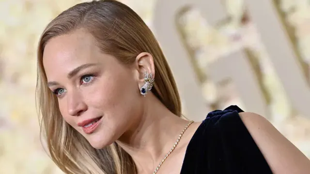 Illustration for “Jennifer Lawrence Told Robert De Niro to Go Home, 'I Was Freaking Out'”