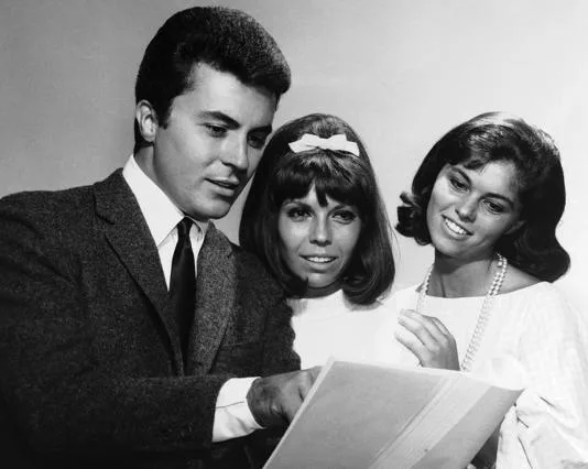 Illustration for “James Darren, 'Gidget' Teen Idol, Singer and Director, Dies at 88”