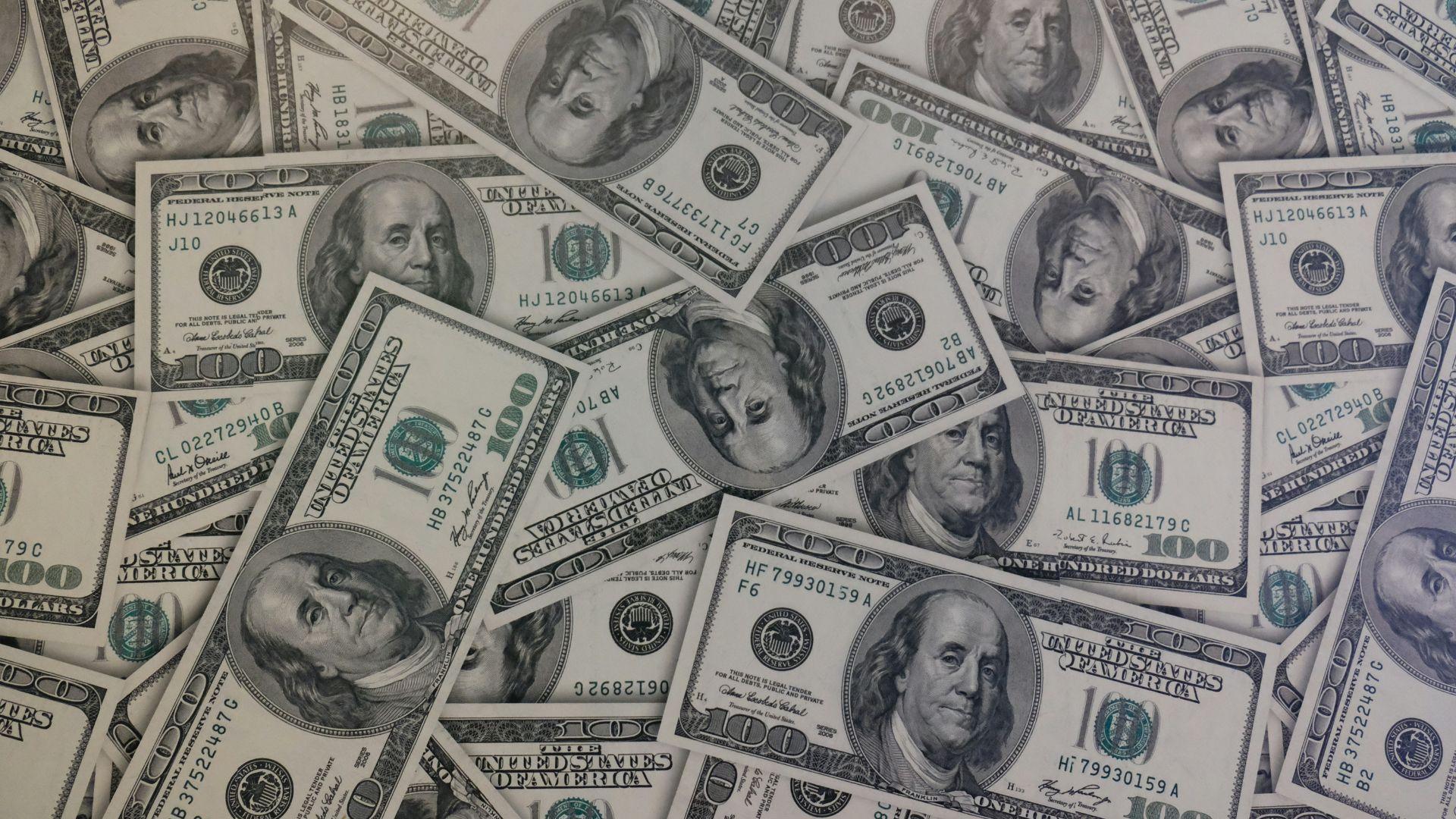 United States banknotes; illustrative photograph.
