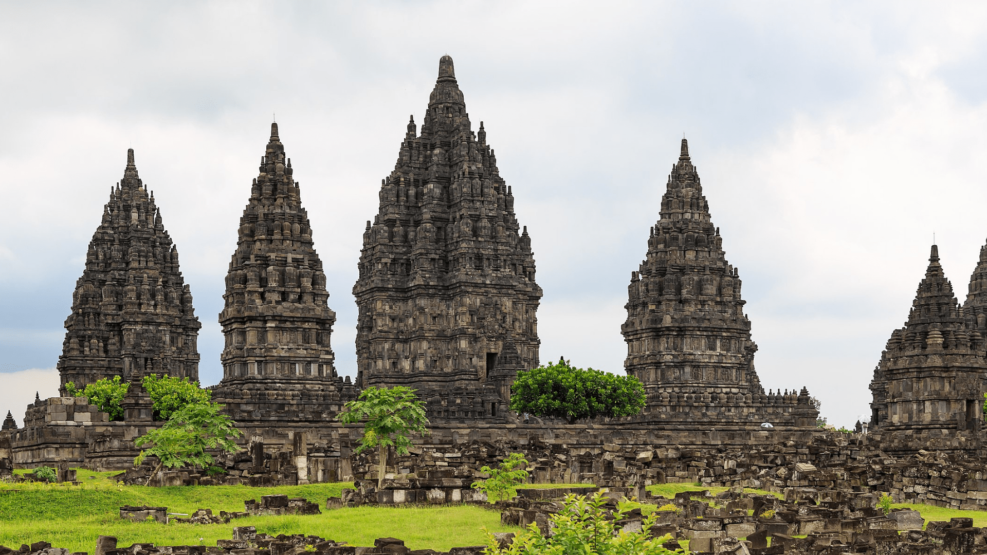 A temple complex; illustrative architecture photograph, not evidence of Lisina visiting.
